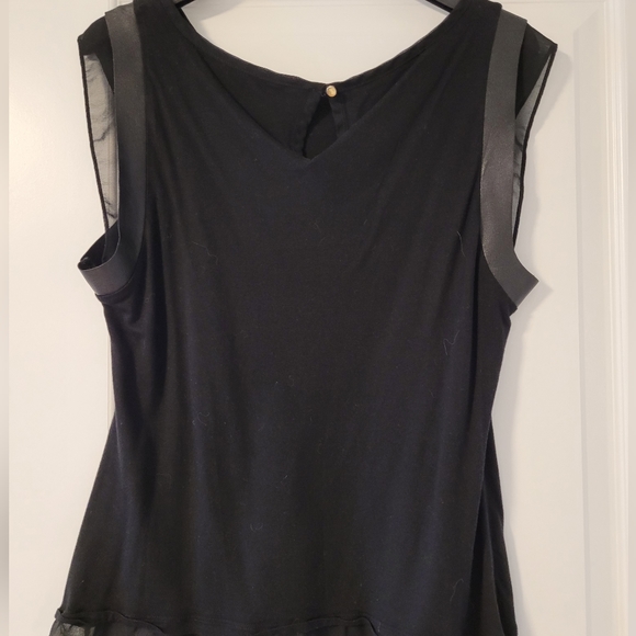 Short Sleeve Blouse - Picture 2 of 3
